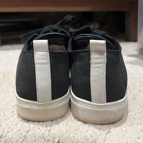 Banana Republic Black Leather & Mesh Sneakers. Women's 8. - Picture 2 of 3